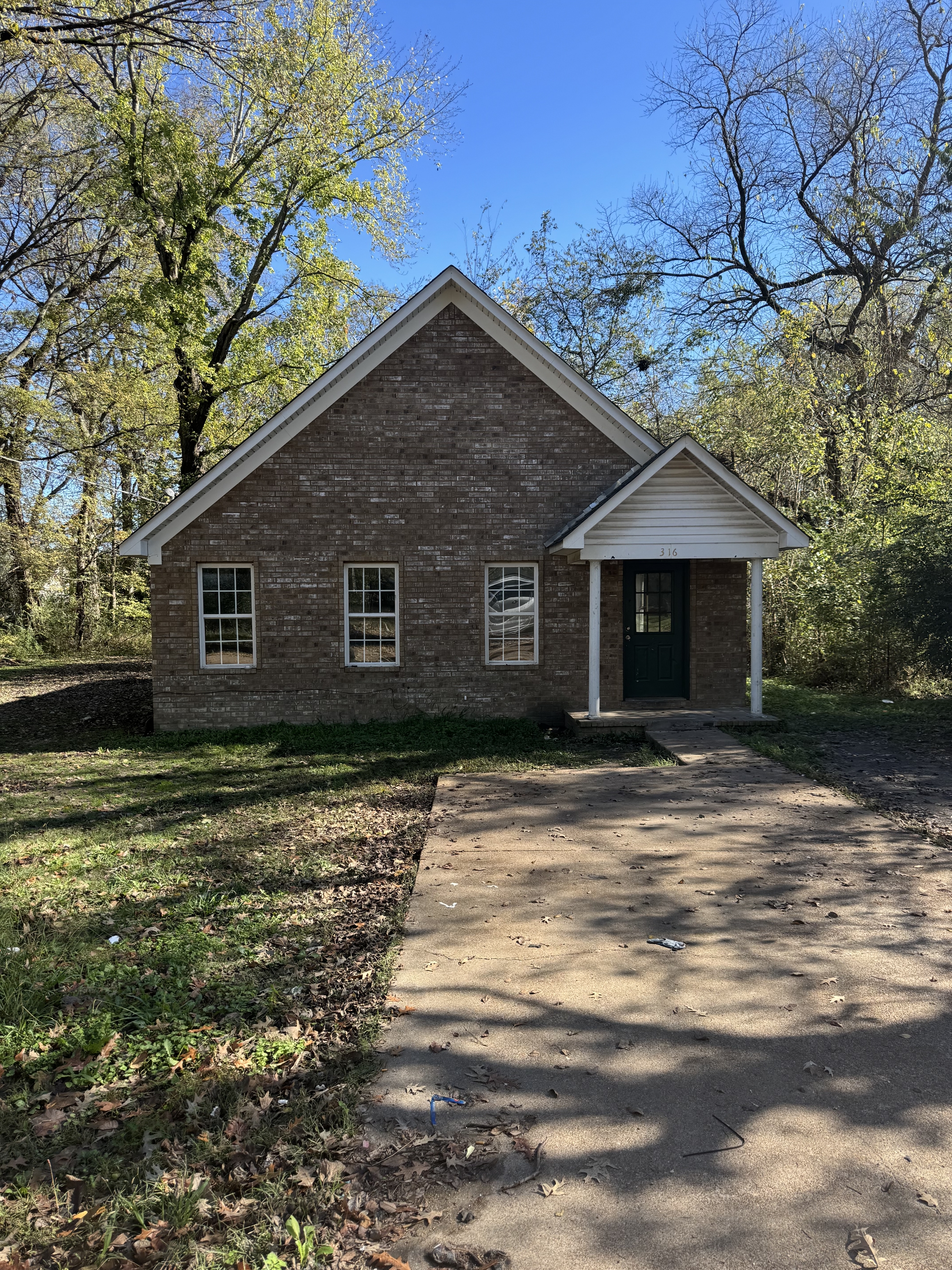 Property main image