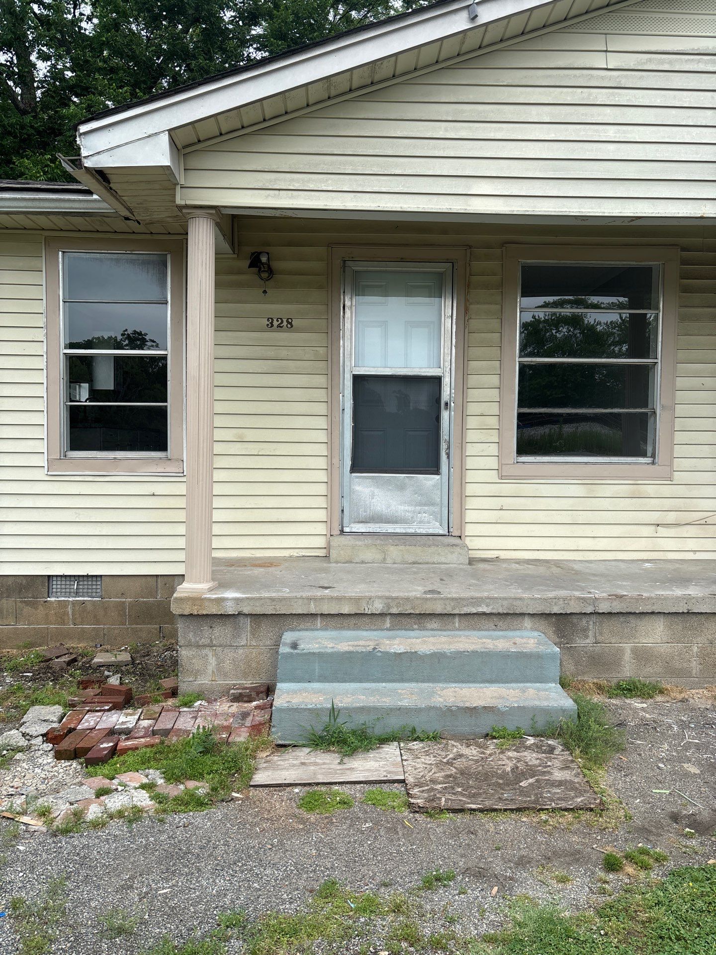 328 Keltner Street Halls
