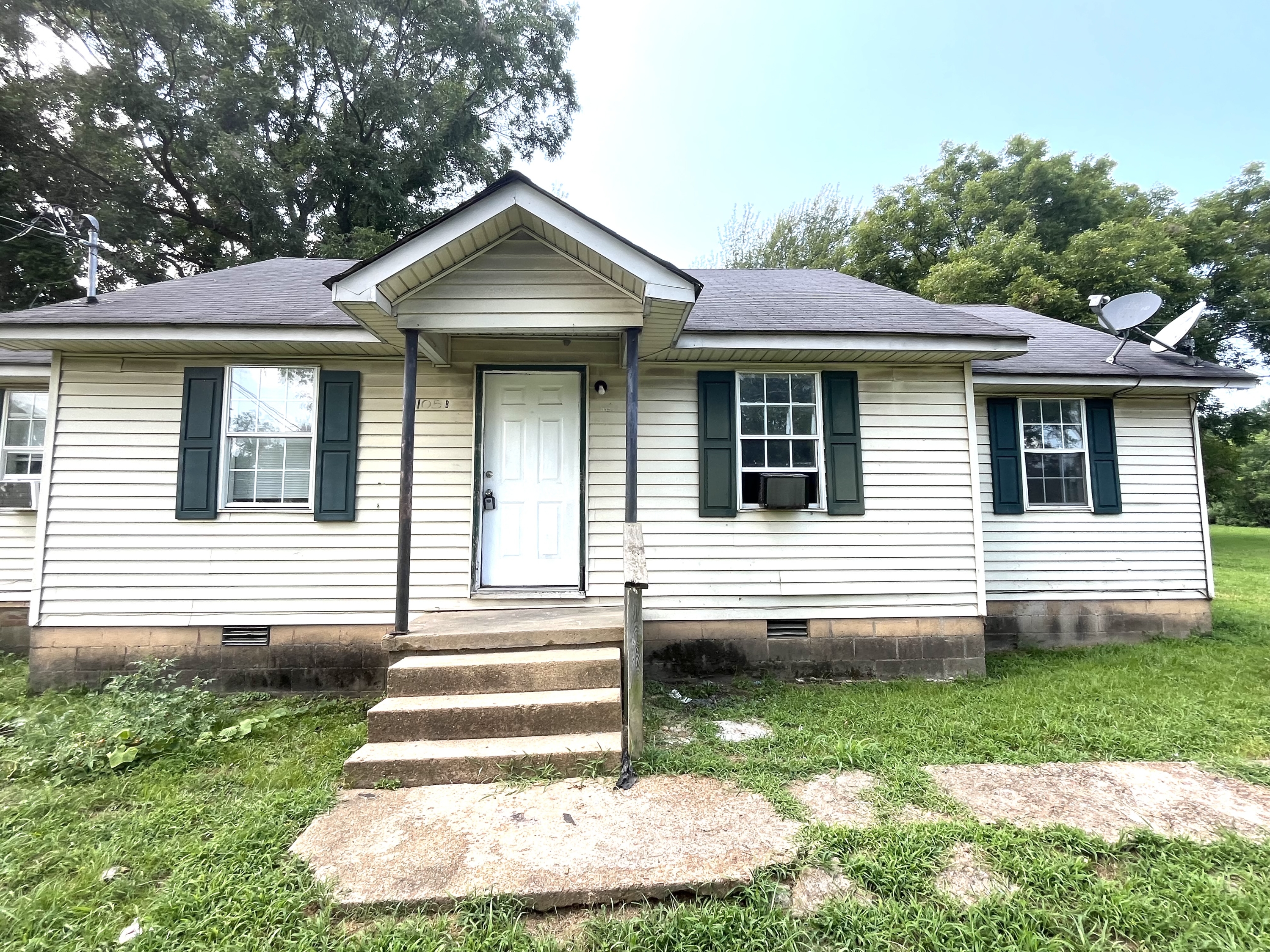 1105 North McLemore Avenue - B