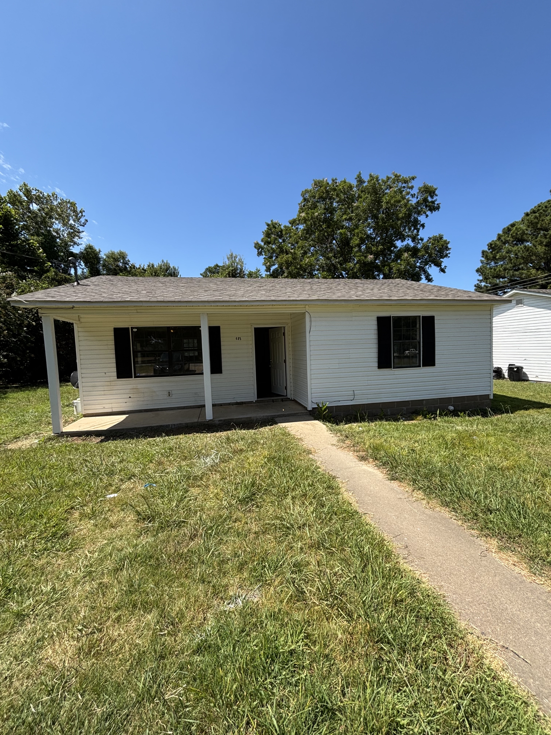 485 Dixon St - 1