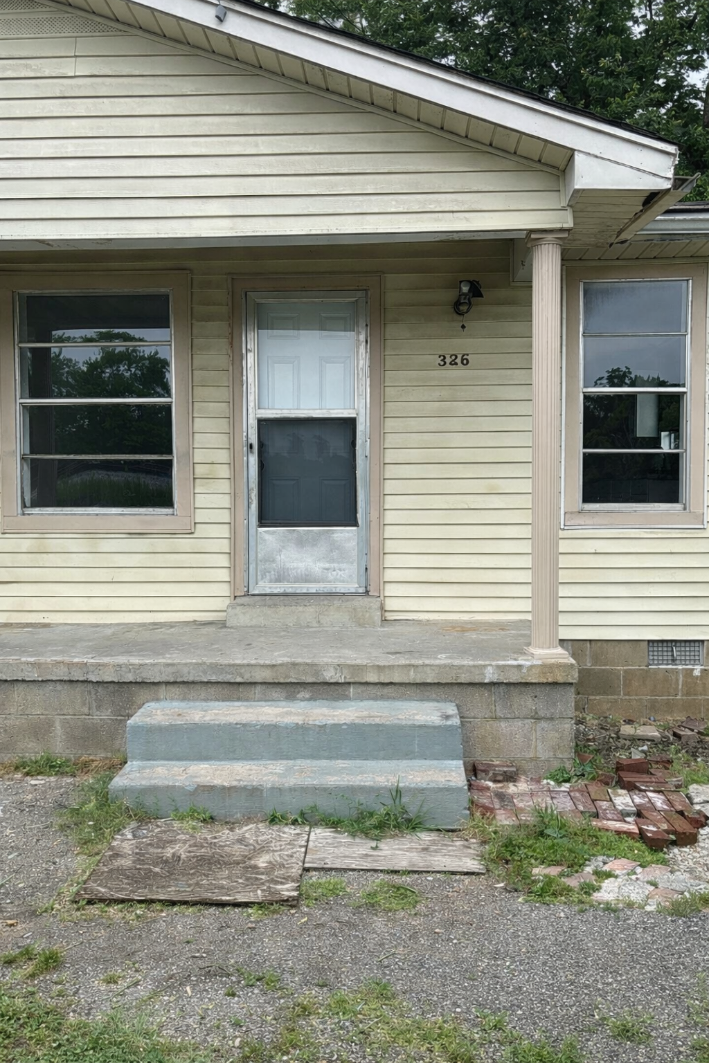 326 Keltner Street Halls