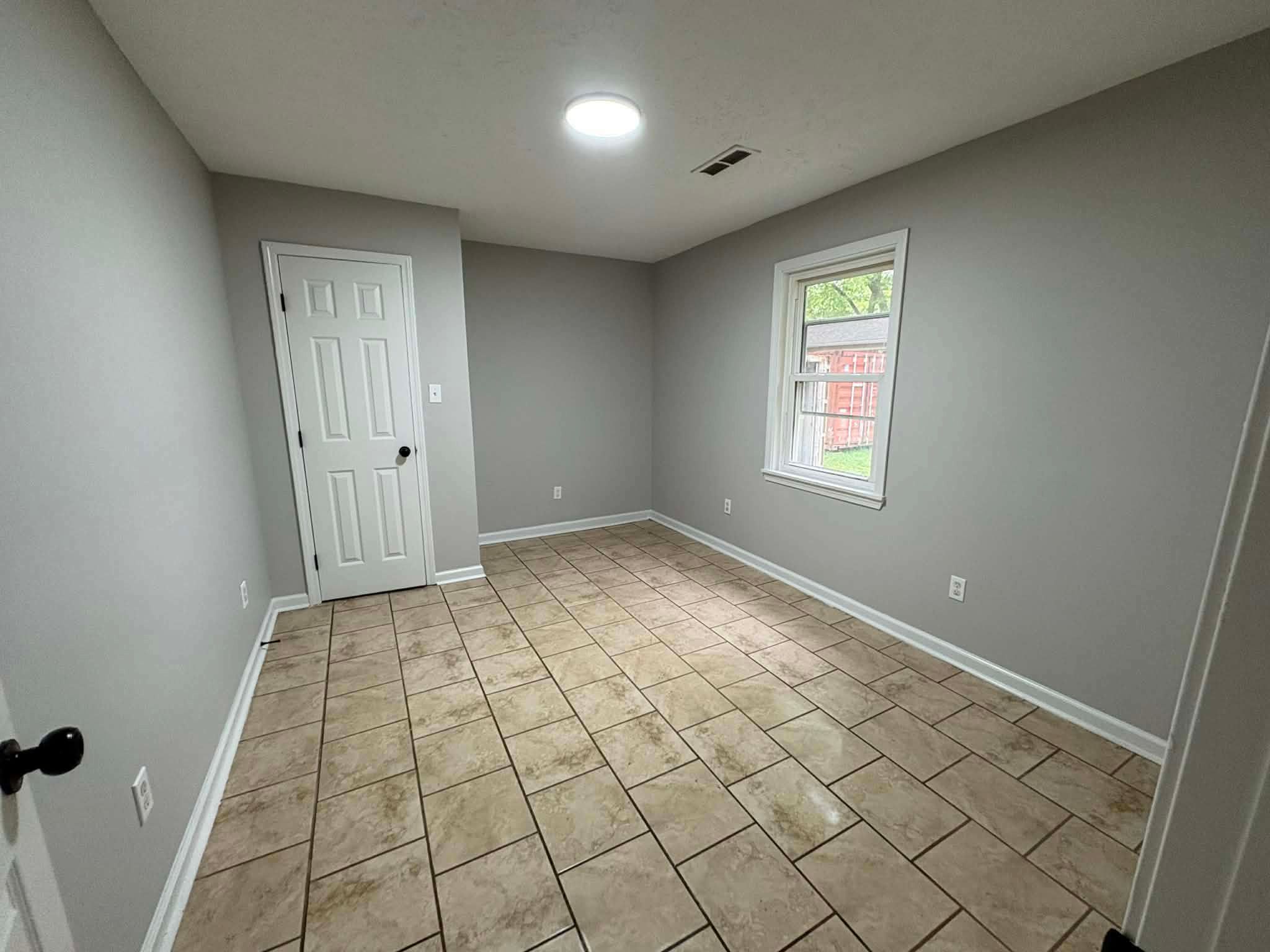 813 Scott St # 3, Brownsville