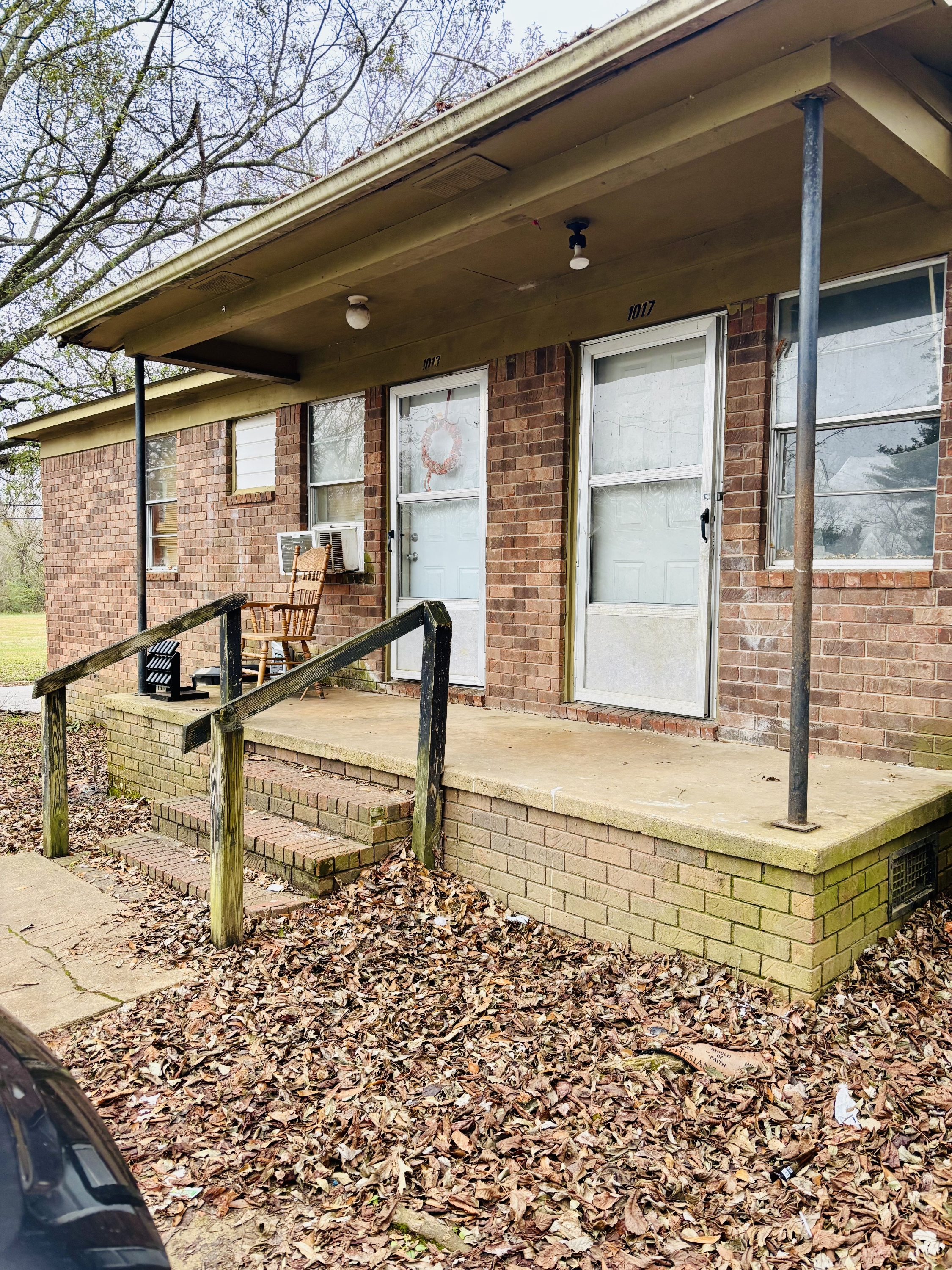 1029 North McLemore Avenue - 1017