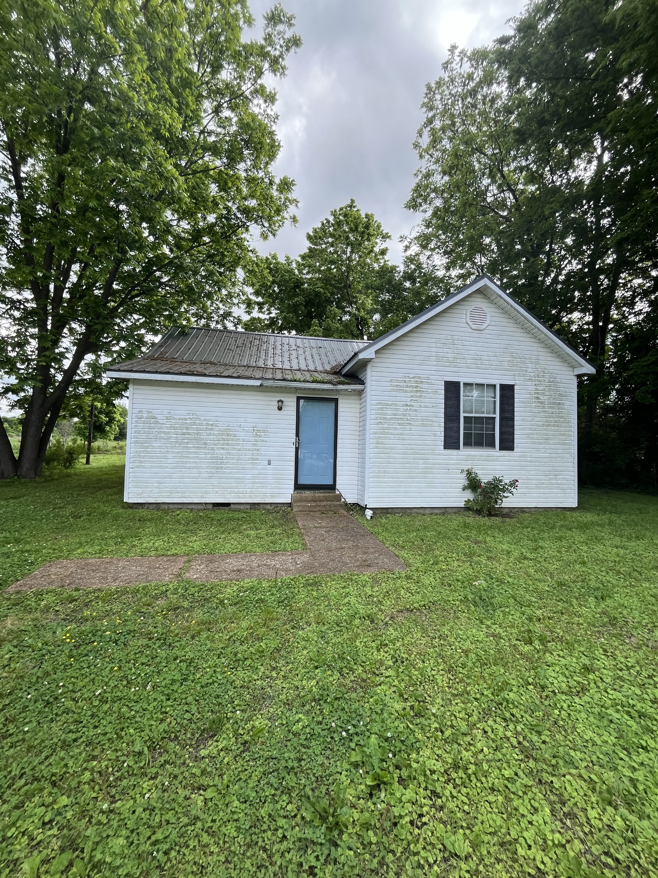124 Tuxedo Dr.